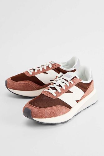Trainers - Shoe UK 9 at Urban Outfitters - New Balance - Modalova