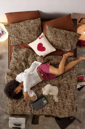 Leopard Print Duvet Set - Neutral King at - Urban Outfitters - Modalova