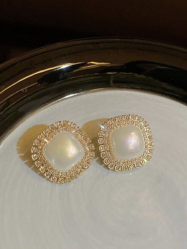 Simple Pearl Earrings - Just Fashion Now - Modalova