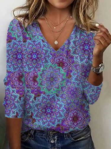 Ethnic Print Long Sleeve V-Neck T-shirt - Just Fashion Now - Modalova