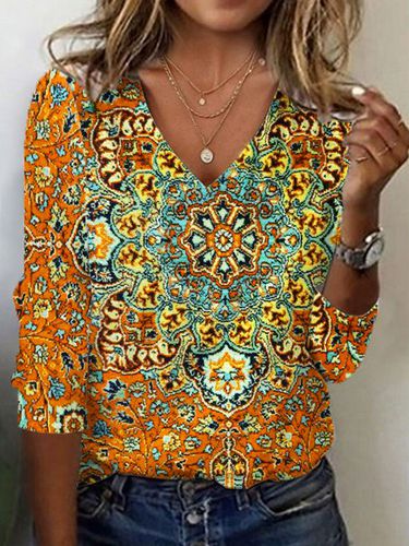 Ethnic Print Long Sleeve V-Neck T-shirt - Just Fashion Now - Modalova