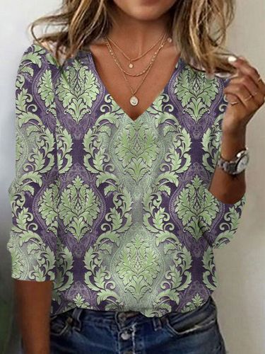 Ethnic Print Long Sleeve V-Neck T-shirt - Just Fashion Now - Modalova