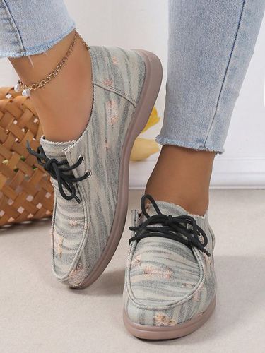 Ladies' Casual Distressed Lace-Up Boat Shoes - Just Fashion Now UK - Modalova