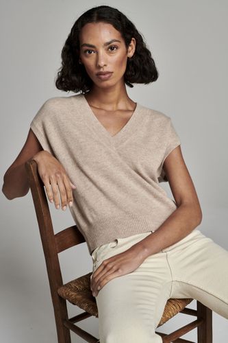 Cashmere knit top with deep V-neck - REPEAT cashmere - Modalova