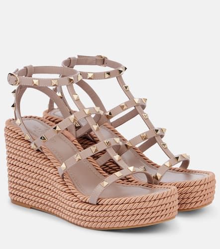 Alpargatas con cuña Rockstud de piel - Valentino Garavani - Modalova
