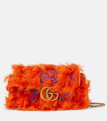Borsa a spalla GG Marmont Super Mini in shearling - Gucci - Modalova