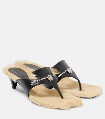 Sandalen aus Leder mit Shearling - Magda Butrym - Modalova