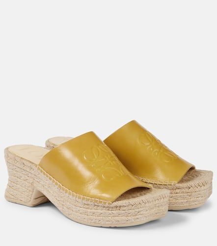 Cuñas Petal de piel con anagrama - Loewe - Modalova
