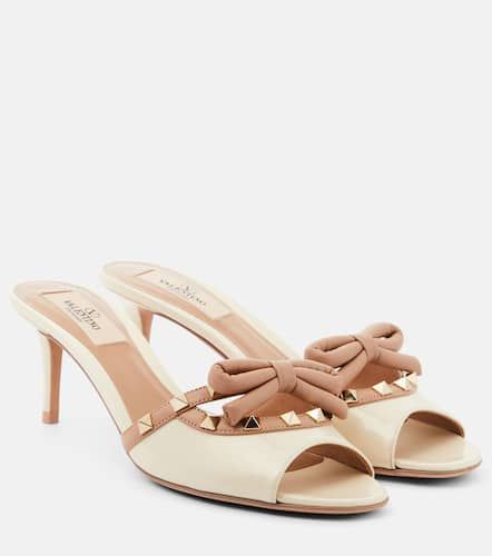 Mules Rockstud de charol - Valentino Garavani - Modalova