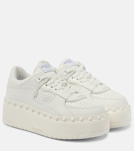 Freedots XL leather platform sneakers - Valentino Garavani - Modalova