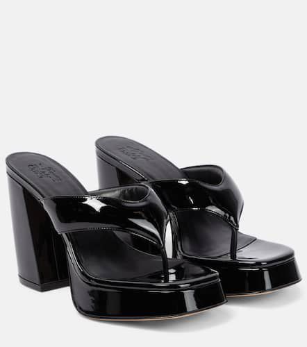 Gia 17 patent leather platform thong sandals - Gia Borghini - Modalova