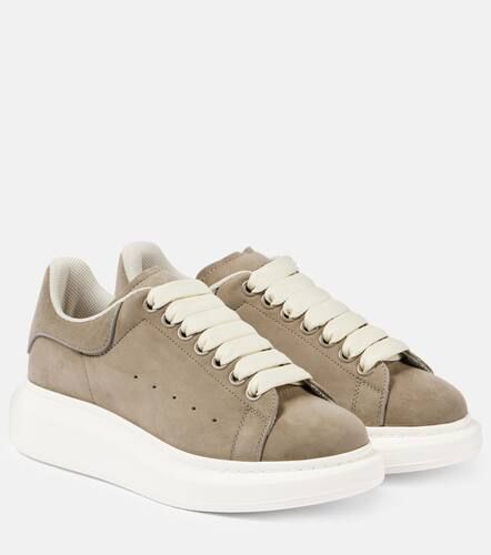 Plateau-Sneakers Oversized aus Veloursleder - Alexander McQueen - Modalova