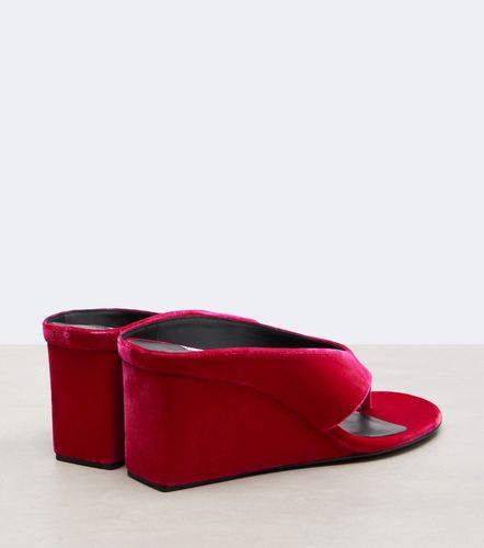 Alaïa Sandalias con cuña Cube 75 de terciopelo - Alaia - Modalova