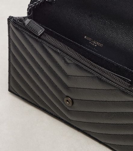 Cartera con cadena Cassandre Envelope Small de piel - Saint Laurent - Modalova