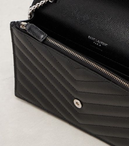 Cassandre Envelope Small leather wallet on chain - Saint Laurent - Modalova