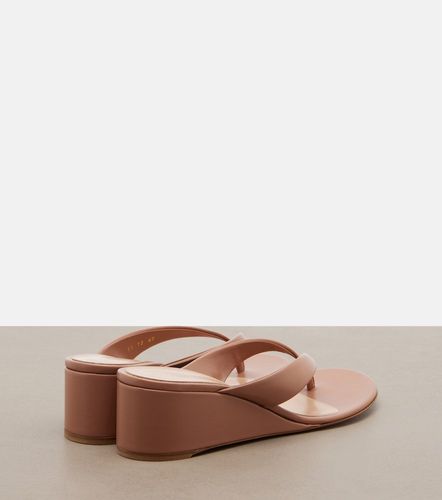 Leather wedge thong sandals - Gianvito Rossi - Modalova