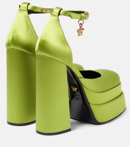 Medusa Aevitas satin platform pumps - Versace - Modalova