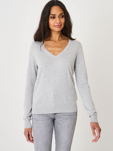 Basic fine knit V-neck pullover in organic cotton blend - REPEAT cashmere - Modalova