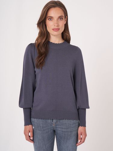 Cotton blend sweater with puff sleeves and scalloped hem - REPEAT cashmere - Modalova