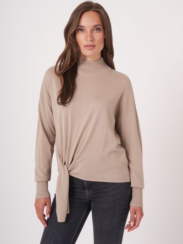Cashmere blend sweater with tie hem - REPEAT cashmere - Modalova