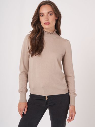 Cashmere blend sweater with ruffle stand-up collar - REPEAT cashmere - Modalova