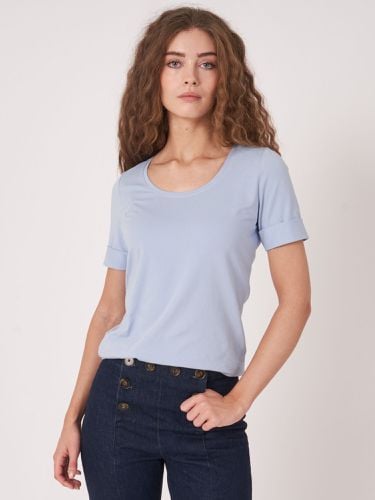 Basic T-shirt with rolled up sleeves - REPEAT cashmere - Modalova