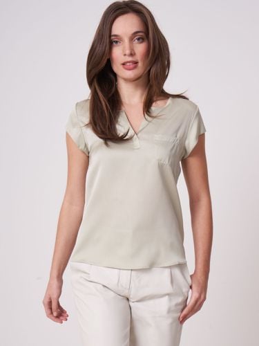 Top with chest pocket - REPEAT cashmere - Modalova