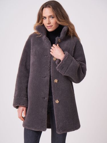 Mid length reversible vegan teddy wool coat - REPEAT cashmere - Modalova