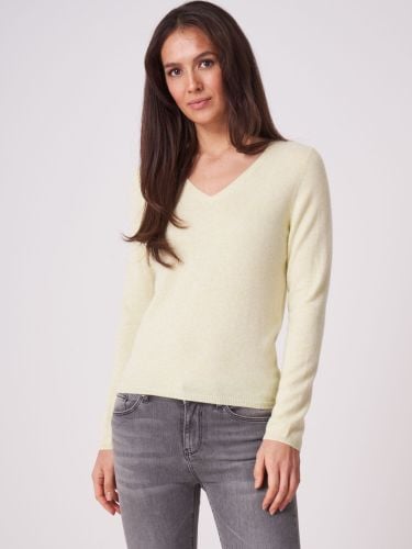 Basic fine knit organic cashmere V-neck sweater - REPEAT cashmere - Modalova