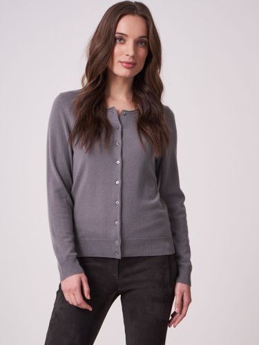 Basic fine knit organic cashmere round neck cardigan - REPEAT cashmere - Modalova