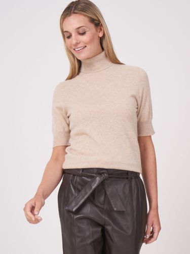 Short sleeve turtleneck sweater in baby cashmere - REPEAT cashmere - Modalova