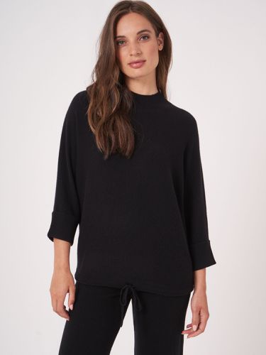 Oversized cashmere sweater with stand collar and tie at waist - REPEAT cashmere - Modalova