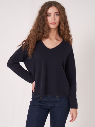 Oversized organic cashmere V-neck sweater - REPEAT cashmere - Modalova