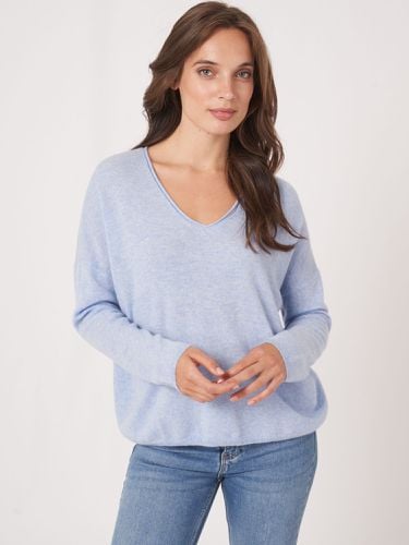 Oversized organic cashmere V-neck sweater - REPEAT cashmere - Modalova