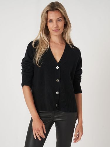 Cashmere cardigan with ribbed V-neck - REPEAT cashmere - Modalova