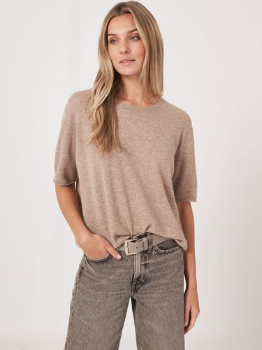 Short sleeve cashmere sweater with knitted detail at the back - REPEAT cashmere - Modalova