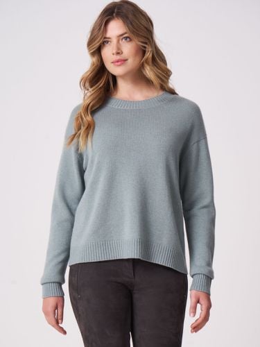 Basic round neck sweater with back slit - REPEAT cashmere - Modalova