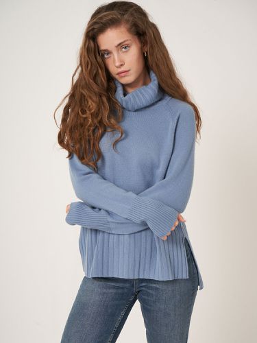 Wide ribbed turtleneck sweater - REPEAT cashmere - Modalova