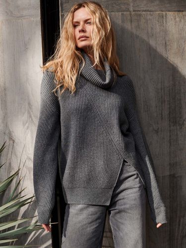 Cashmere blend turtleneck sweater with asymmetric hem - REPEAT cashmere - Modalova