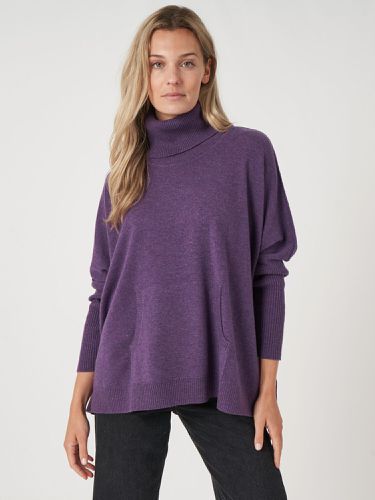 Cashmere blend turtleneck sweater with kangaroo pocket - REPEAT cashmere - Modalova