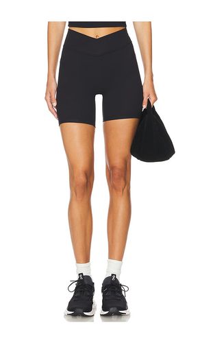 The v short en color talla L en - Black. Talla L (también en M, S, XS) - 437 - Modalova