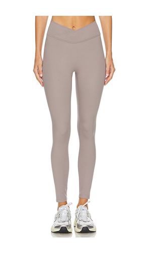 The v legging en color gris talla L en - Grey. Talla L (también en XL) - 437 - Modalova