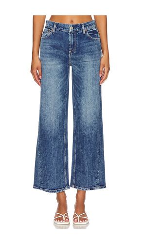 Ernie Cropped Low Rise Buckle Back Baggy Jean in . Size 25, 26, 27, 28, 31 - Alice + Olivia - Modalova