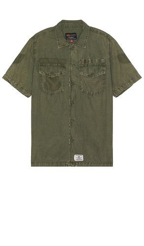 Short sleeve washed fatigue shirt jacket in color olive size L in - - Olive. Size L (also in M, S) - ALPHA INDUSTRIES - Modalova
