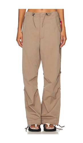 Pantalón parachute en color marrón talla L en - Brown. Talla L (también en M, S, XL/1X, XS, XXL/2X) - ALPHA INDUSTRIES - Modalova