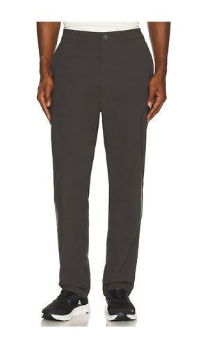 Essential Men's Chino 32 Trouser in . Size 30. Also in 34, 36 - Beyond Yoga - Modalova