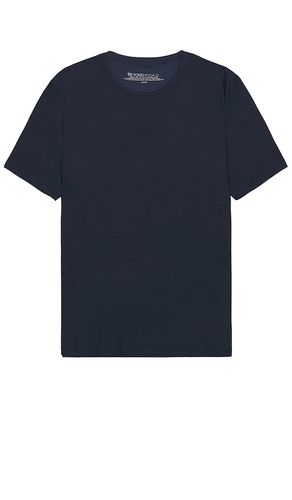 Camiseta en color azul marino talla L en - Navy. Talla L (también en M, S, XL/1X) - Beyond Yoga - Modalova