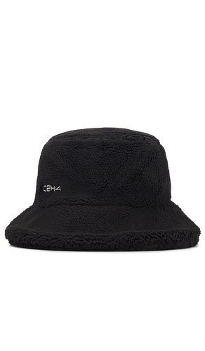 C2H4 Fleece Bucket Hat in Black - C2H4 - Modalova