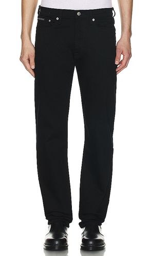 Standard straight 32 jean en color negro talla 30 en - Black. Talla 30 (también en 32, 34, 36) - Calvin Klein - Modalova
