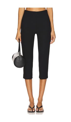 Ivonne Capri Pants in . Size S. Also in XL - Elodie the Label - Modalova
